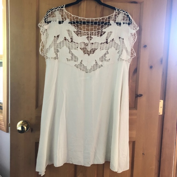 UO Kimchi Blue Cream Lace Detail Summer Dress - Picture 5 of 8